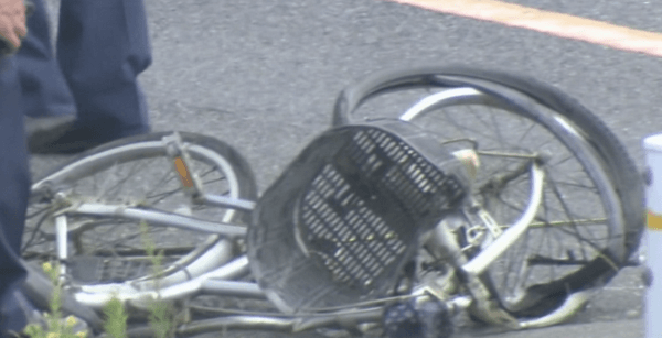 大破した自転車の画像