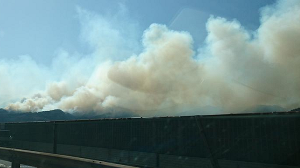 岡谷市川岸西で山火事 岡谷の川岸夏明地区 山林火災で大きな煙 ニュース速報japan