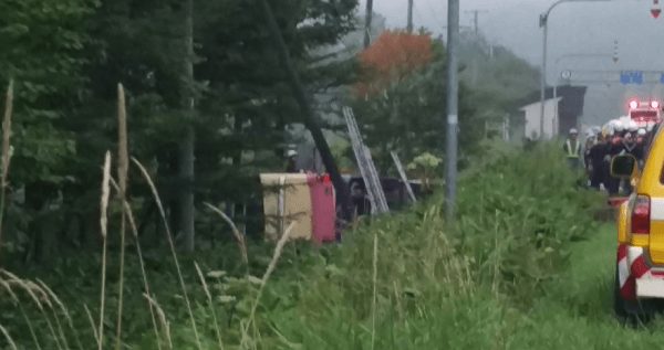 北海道清水町で観光バス転落事故のニュースのキャプチャ画像