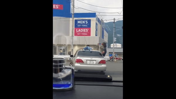 甲府市で箱乗り車のバカッター動画