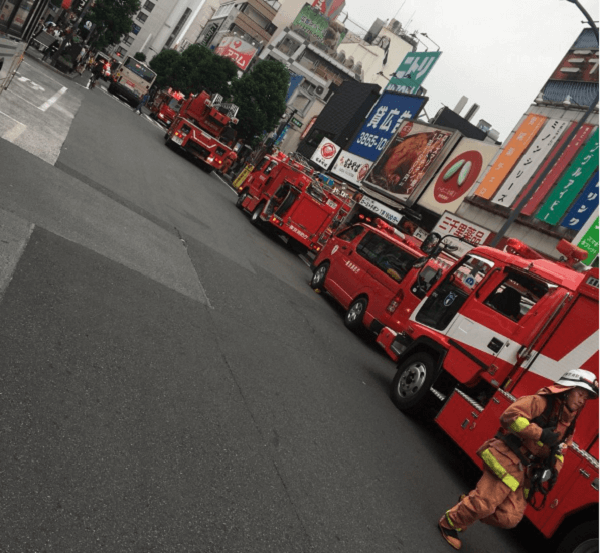 吉祥寺駅北口のハーモニカ横丁で火事 大量の消防車が駆けつけ騒然 ニュース速報japan