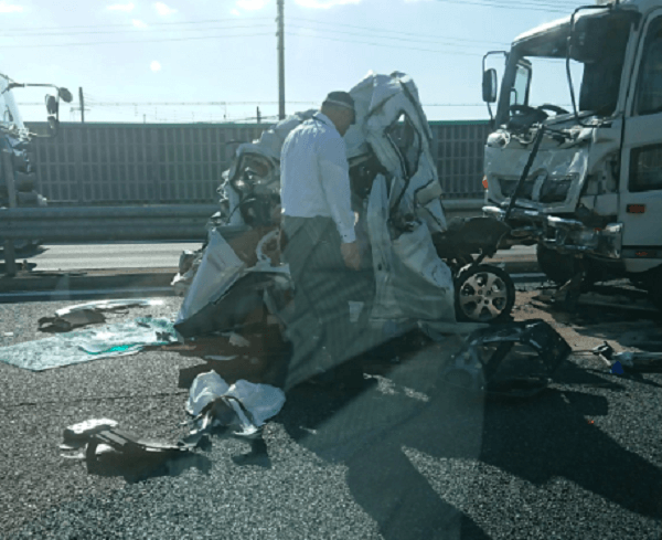 加古川バイパスで玉突き事故 軽自動車が潰れ大破 子供含む3人が死亡 ニュース速報japan