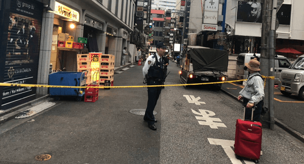歌舞伎町で飛び降り自殺 三経20ビル付近に大勢の警察官駆けつけ騒然