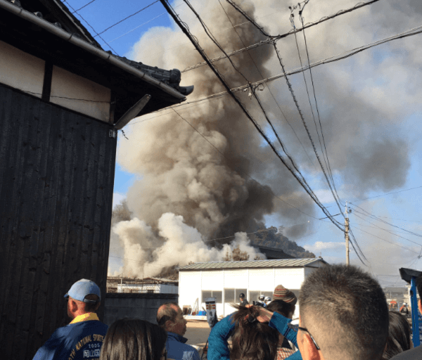 倉敷市連島町で大規模火災 大量の黒煙が立ち上り騒然 延焼の可能性も | ニュース速報Japan