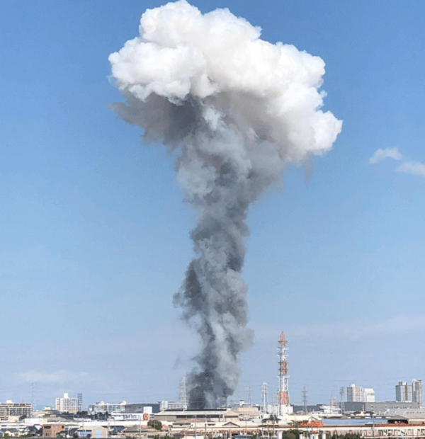 尼崎市元浜町で爆発火災 キノコ雲が発生で騒然 工場から出火との情報 ニュース速報japan