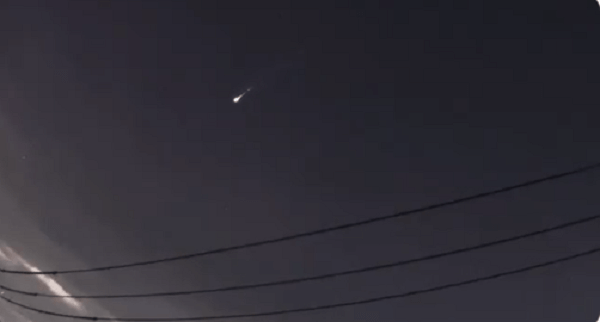 関東で火球が目撃された動画のキャプチャ画像