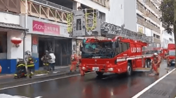 海老名イオン付近で火事 立体駐車場から出火 緊急車両が集結し現場騒然 ニュース速報japan